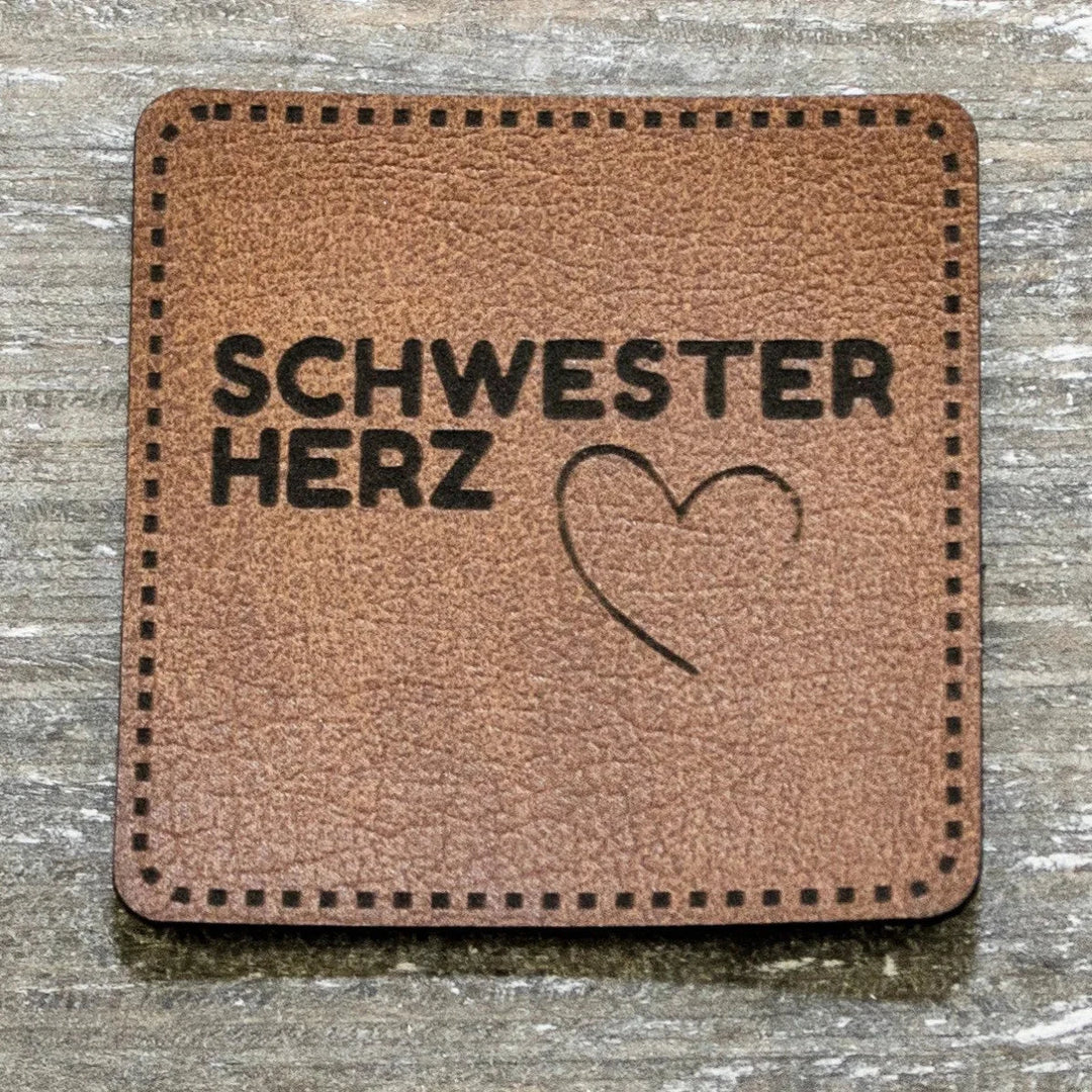 Kunstleder-Label KDS 40x40 mm // Schwesterherz