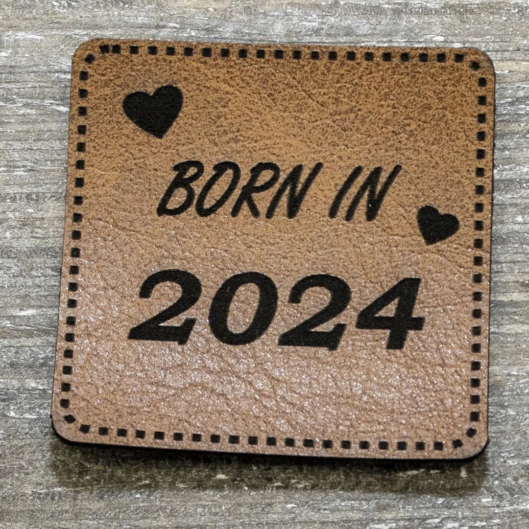 Kunstleder-Label KDS 40x40 mm // Born in 2024
