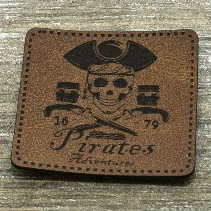 Kunstleder-Label KDS 40x40 mm // Pirates