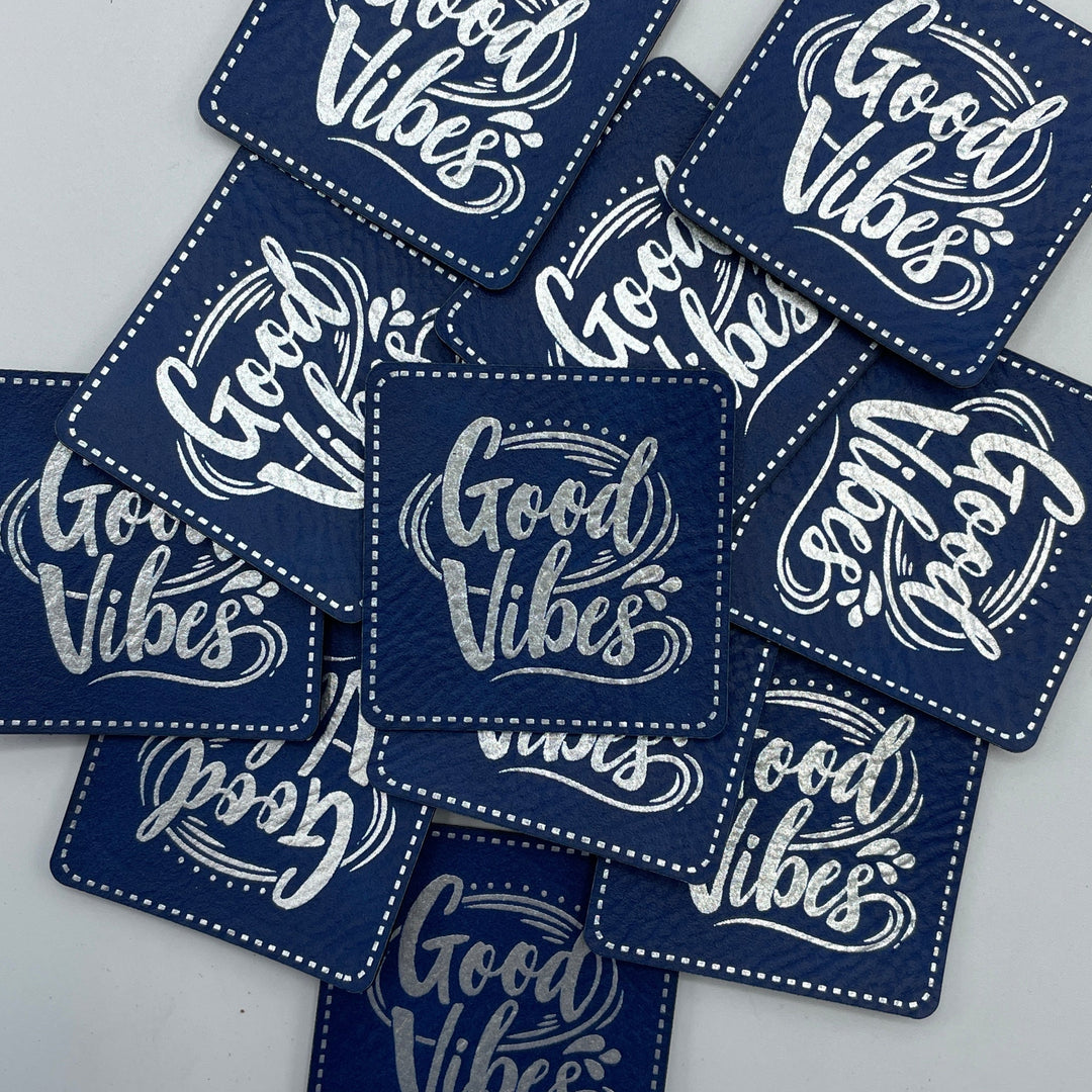 Kunstleder-Label 40x40 mm // "Good Vibes"