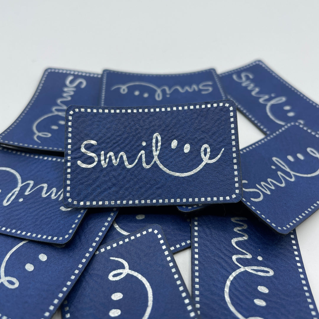 Kunstleder-Label 50x30 mm // "Smile" :)