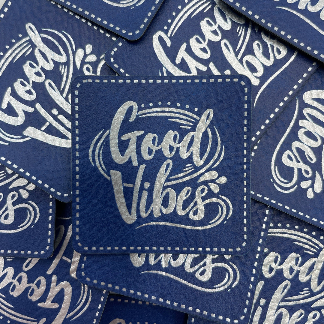 Kunstleder-Label 40x40 mm // "Good Vibes"