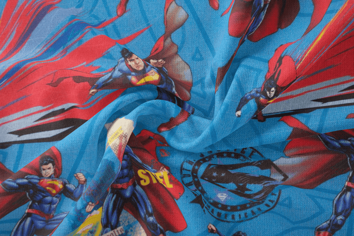 Baumwolle Poplin Digitaldruck Superman™ // gelb rot schwarz grau auf blau
