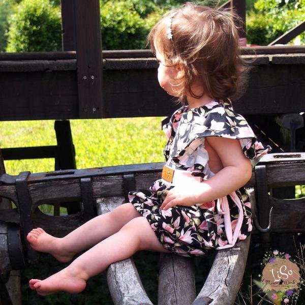 Papierschnittmuster lovely butterfly by LovelySewDesign // Kleid und Jumpsuit für Mädchen